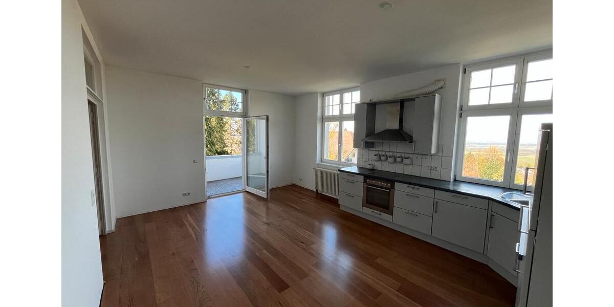 Etagenwohnung Badenweiler - 4.5 Zimmer, 158 m&sup2;, 1.750&euro; | Angebot:26047498