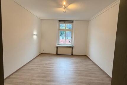 Renovierte 1,5-Zimmer-Wohnung teilmöbliert zimmer