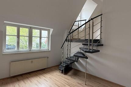Wohnung Hofheim am Taunus - 3 Zimmer, 97 m&sup2;, 1.200&euro; | Angebot:26198029