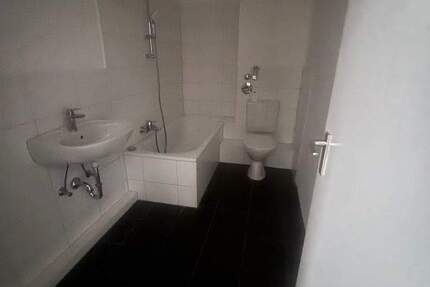 Wohnung Neumünster Innenstadt - 2 Zimmer, 64 m&sup2;, 510&euro; | Angebot:24776408