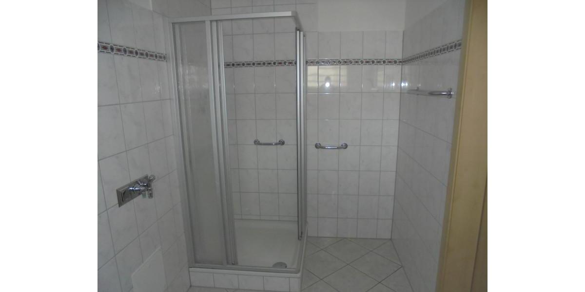 Etagenwohnung Saalfeld (Saale) - 2 Zimmer, 58 m&sup2;, 327&euro; | Angebot:24801995