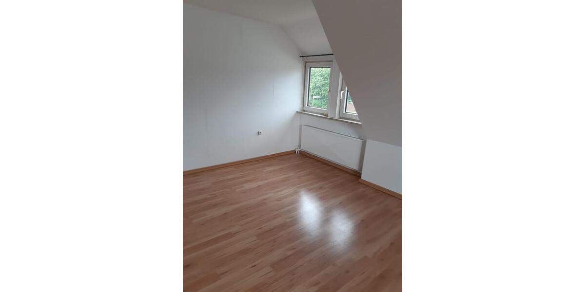 Dachgeschoßwohnung Sibbesse - 3 Zimmer, 66 m&sup2;, 470&euro; | Angebot:25823935