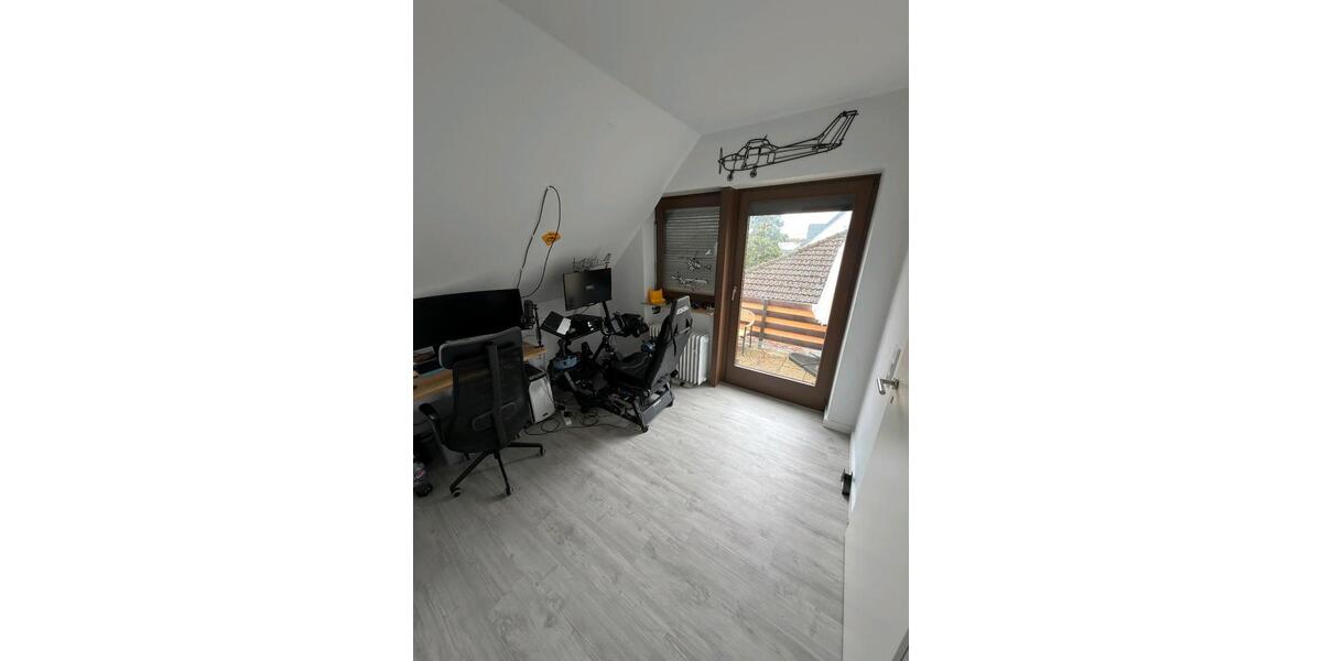 Etagenwohnung Grefrath - 3 Zimmer, 90 m&sup2;, 990&euro; | Angebot:26045482