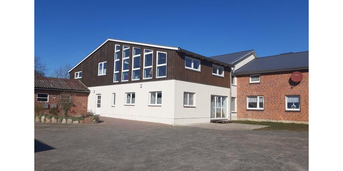 Etagenwohnung Emkendorf - 5 Zimmer, 160 m&sup2;, 1.700&euro; | Angebot:25640400