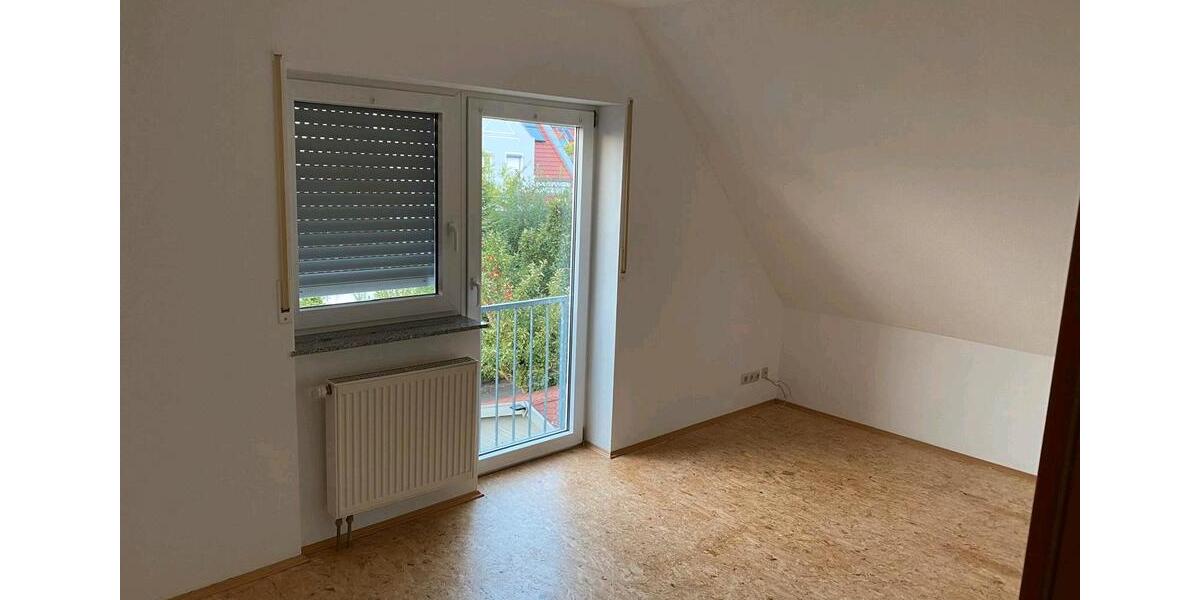 Dachgeschoßwohnung Rottendorf - 3 Zimmer, 105 m&sup2;, 1.050&euro; | Angebot:24995899