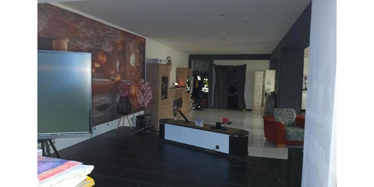 Etagenwohnung Duisburg Essenberg - 2 Zimmer, 128 m&sup2;, 880&euro; | Angebot:26617918