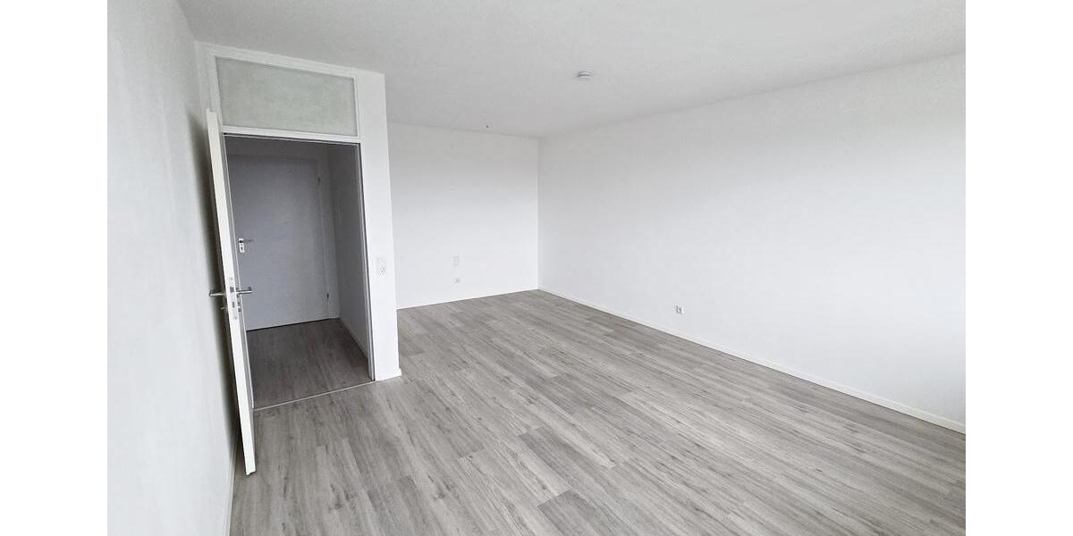 Direkt einziehen! Frisch renoviertes 1-Zimmer-Apartment + Loggia, separate Küche, Wannenbad, Aufzug 1 zimmer