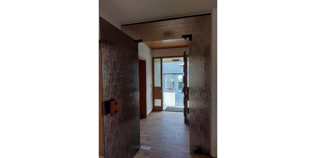 Erdgeschoßwohnung Blaustein - 4 Zimmer, 170 m&sup2;, 1.750&euro; | Angebot:24859616