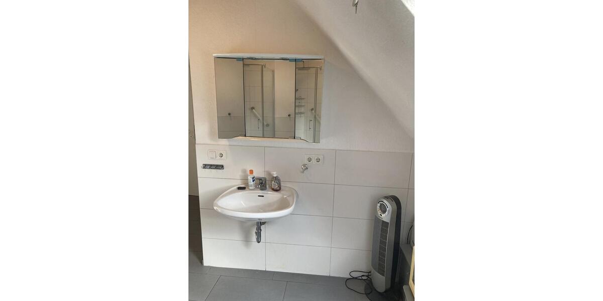 Dachgeschoßwohnung Lauda-Königshofen Königshofen - 4 Zimmer, 143 m&sup2;, 900&euro; | Angebot:26415276
