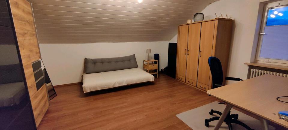 Dachgeschoßwohnung Kipfenberg - 4 Zimmer, 90 m&sup2;, 640&euro; | Angebot:25907804