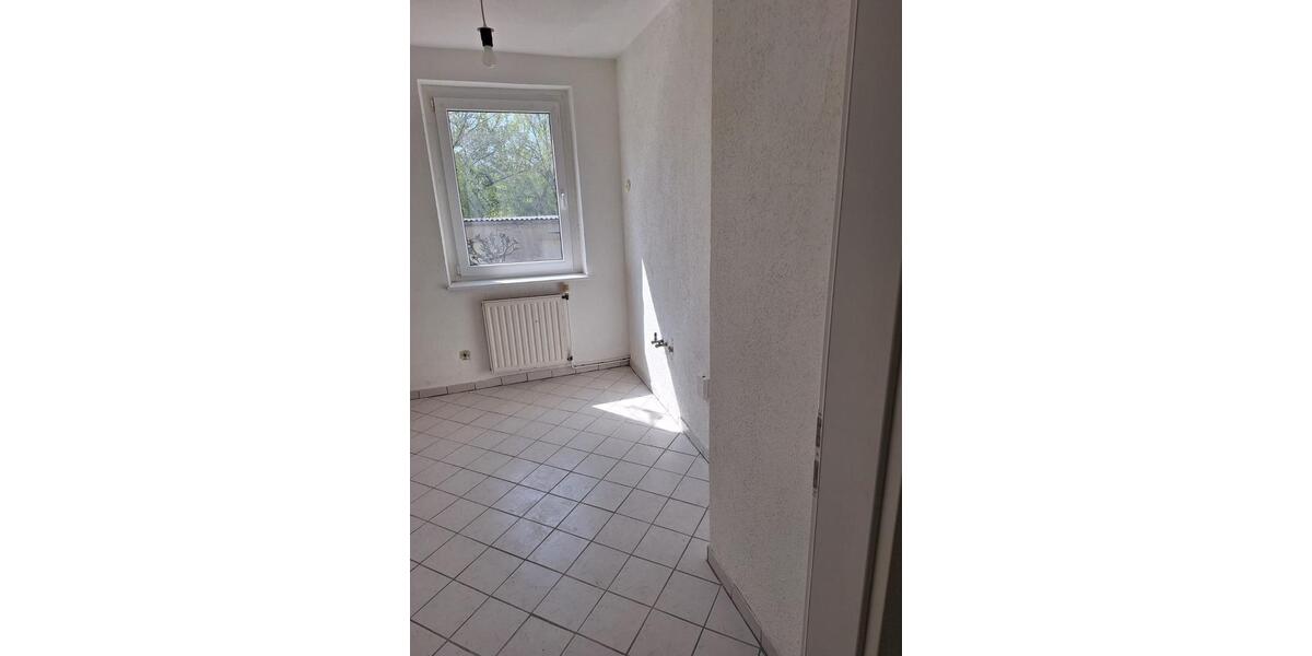 Etagenwohnung Stauchitz - 3 Zimmer, 72 m&sup2;, 250&euro; | Angebot:26532018