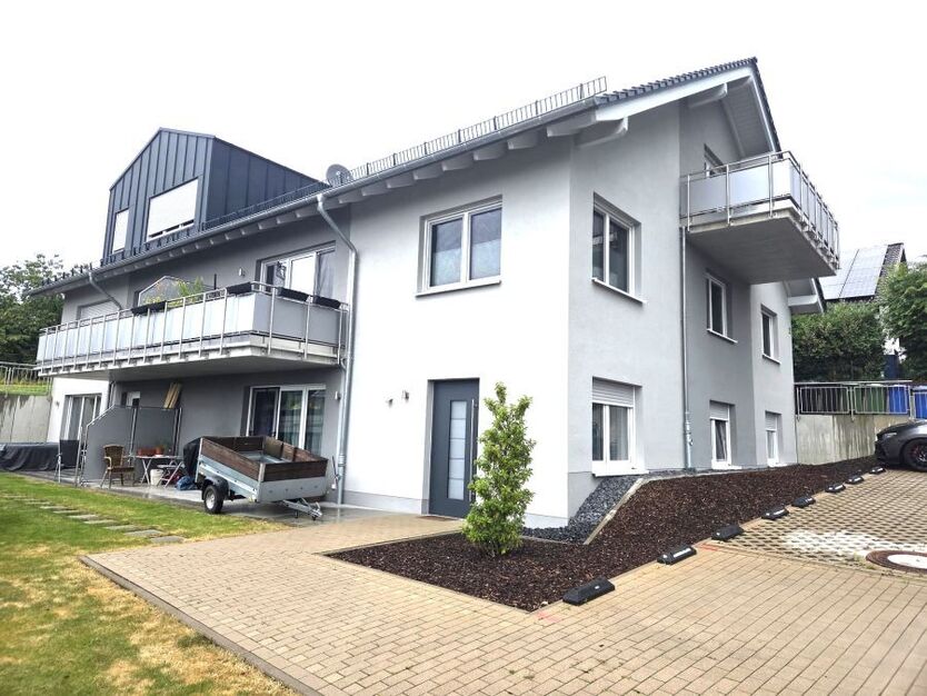 Moderne, barrierefreie Erdgeschoßwohnung mit 3,5 Zimmern im Luftkurort Hümmerich - provisionsfrei!