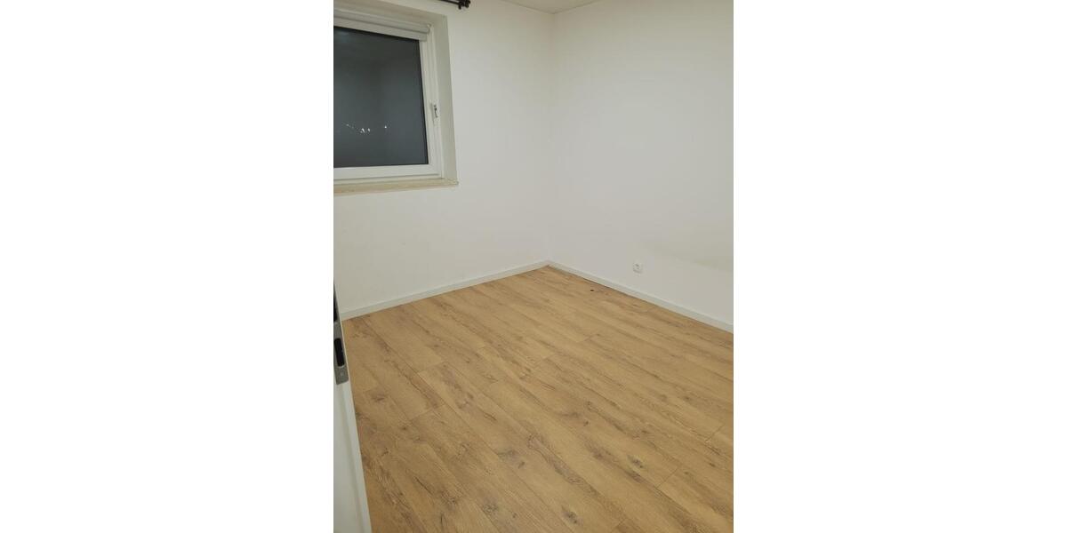 Etagenwohnung Mainaschaff - 4.5 Zimmer, 118 m&sup2;, 1.200&euro; | Angebot:25138039