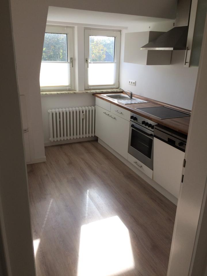 3 12 Raum Wohnung DG renoviert