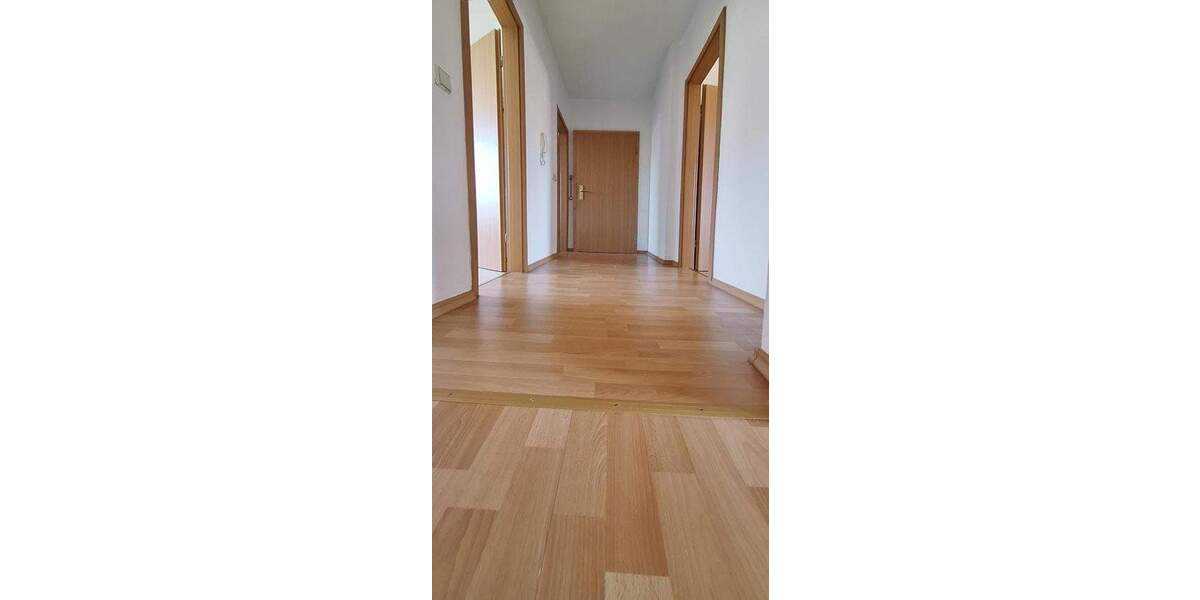 Etagenwohnung Weißenfels - 3 Zimmer, 58 m&sup2;, 420&euro; | Angebot:25730586
