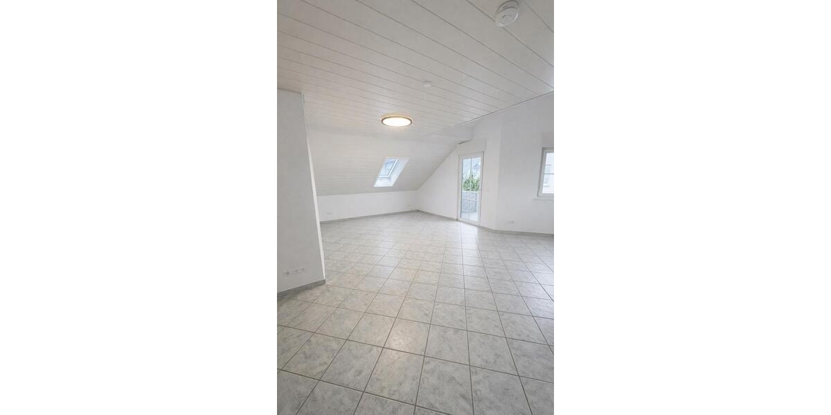 Dachgeschoßwohnung Grafenau - 3 Zimmer, 85 m&sup2;, 1.300&euro; | Angebot:26322335