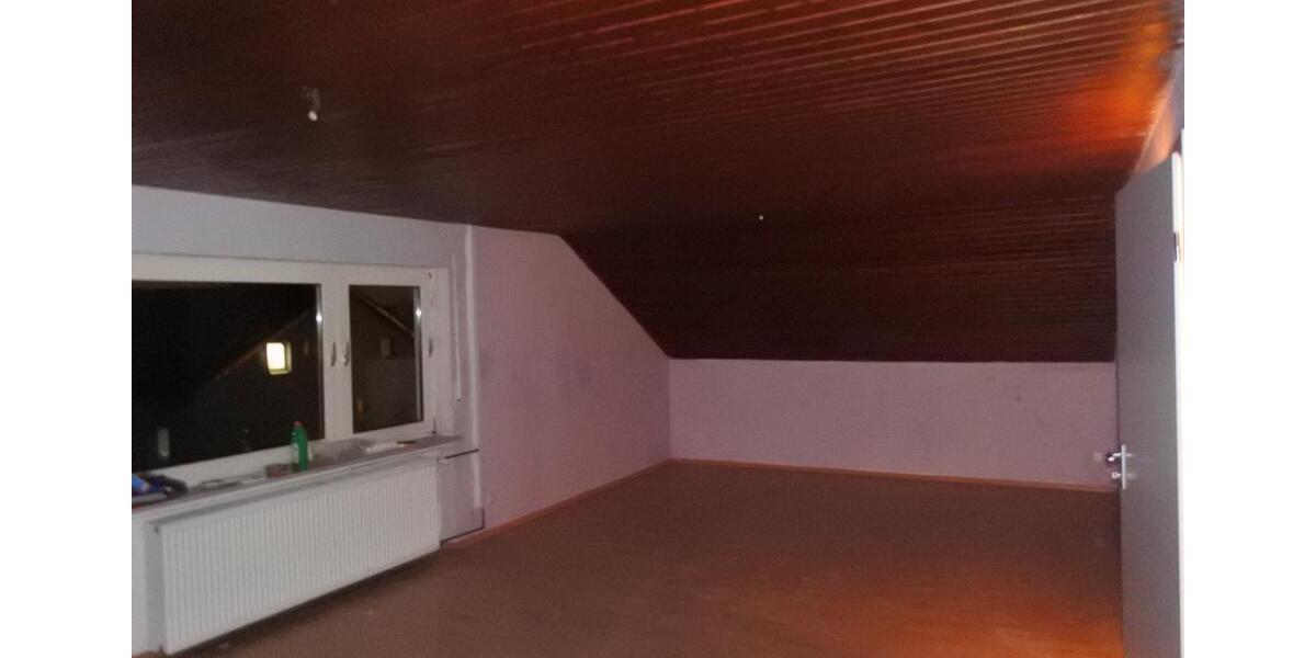 Dachgeschoßwohnung Weinheim - 4 Zimmer, 75 m&sup2;, 750&euro; | Angebot:24787179