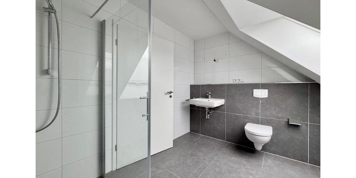 Dachgeschoßwohnung Rheda-Wiedenbrück Wiedenbrück - 3 Zimmer, 92 m&sup2;, 1.000&euro; | Angebot:26338400