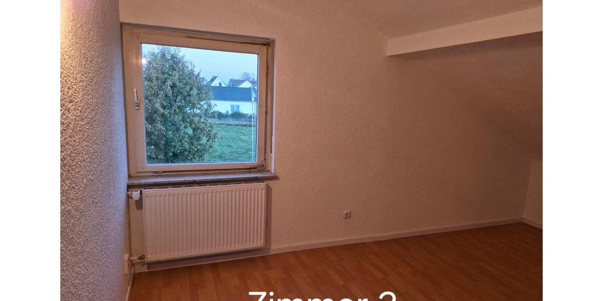 Dachgeschoßwohnung Kirchhain - 3 Zimmer, 80 m&sup2;, 500&euro; | Angebot:24432223