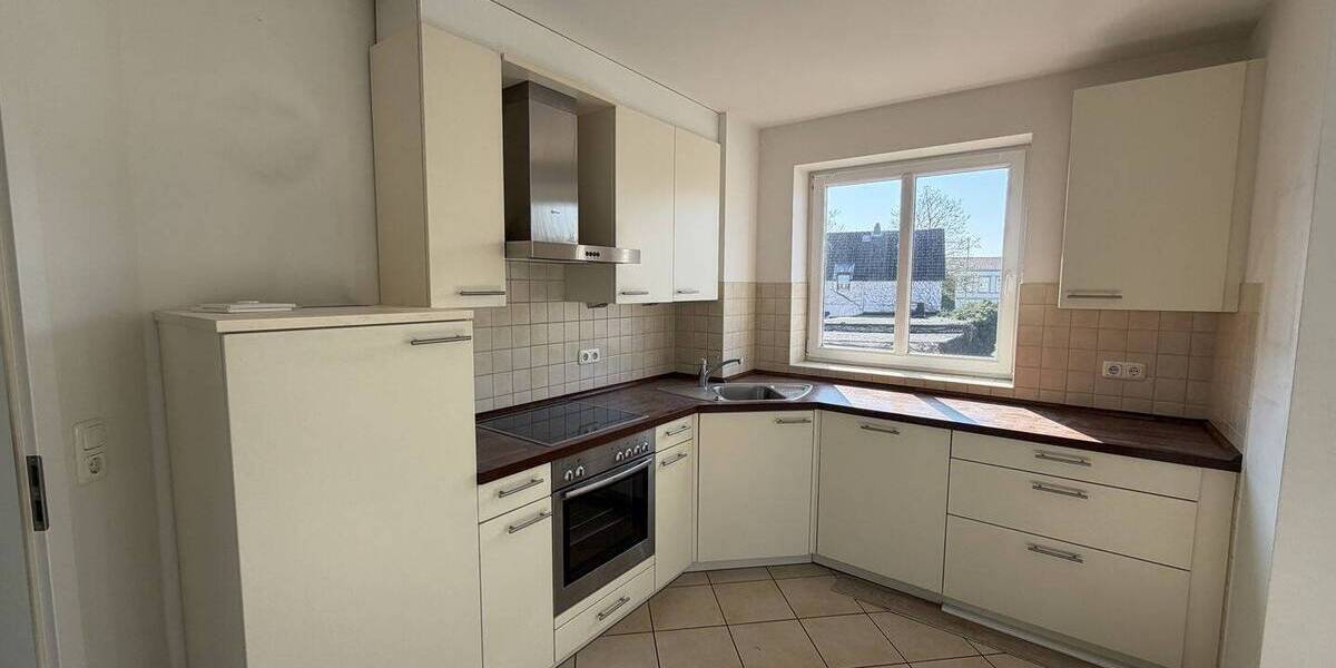 Etagenwohnung Uetersen - 3 Zimmer, 97 m&sup2;, 1.200&euro; | Angebot:25995752