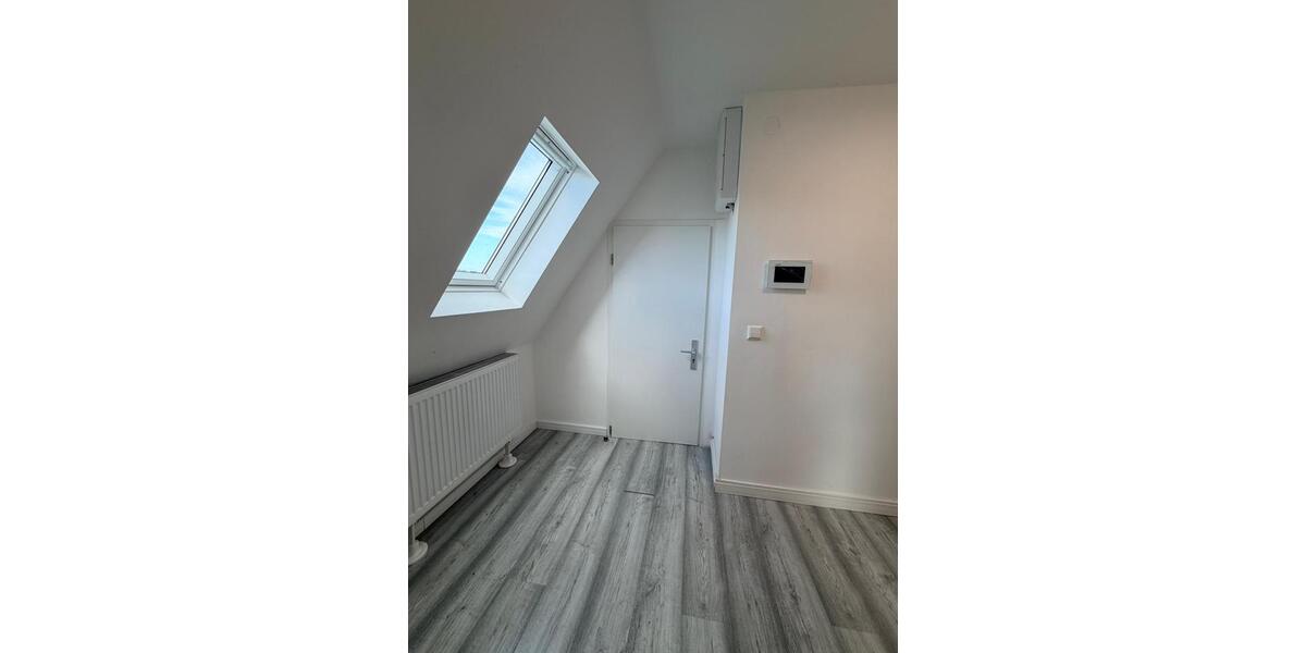 Dachgeschoßwohnung Hameln Kernstadt - 3 Zimmer, 76 m&sup2;, 650&euro; | Angebot:26042350