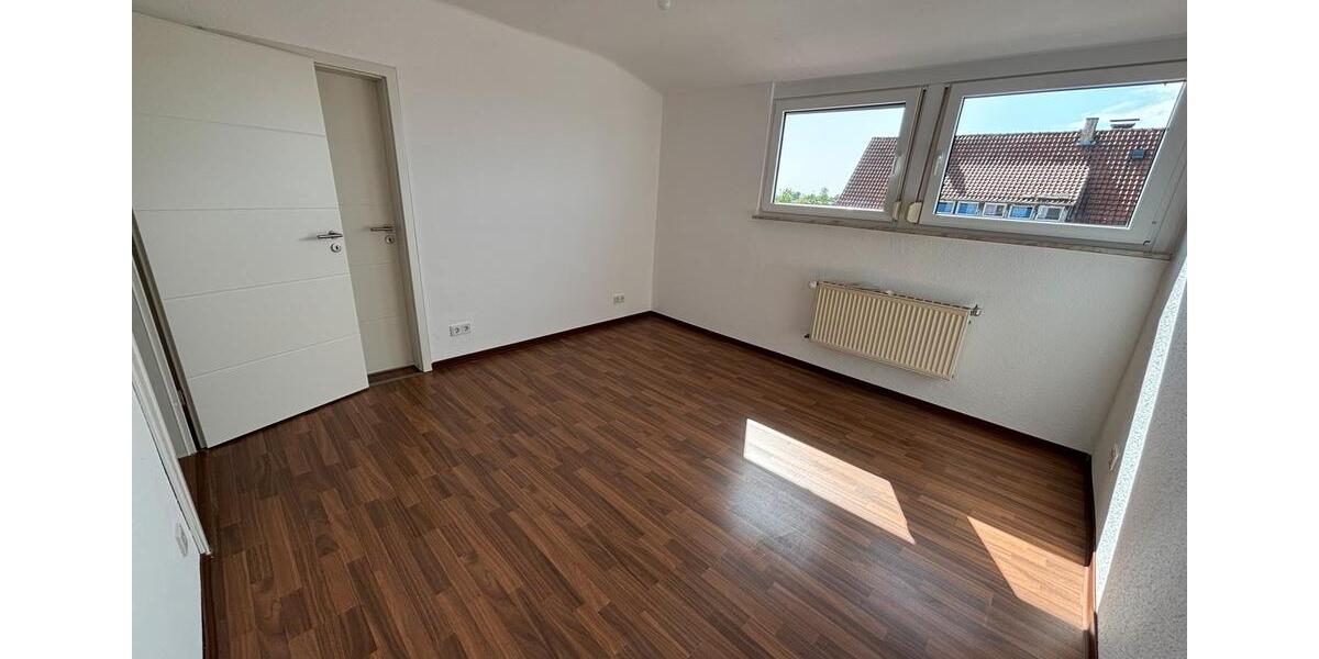 Dachgeschoßwohnung Pirmasens - 2 Zimmer, 50 m&sup2;, 500&euro; | Angebot:26041419