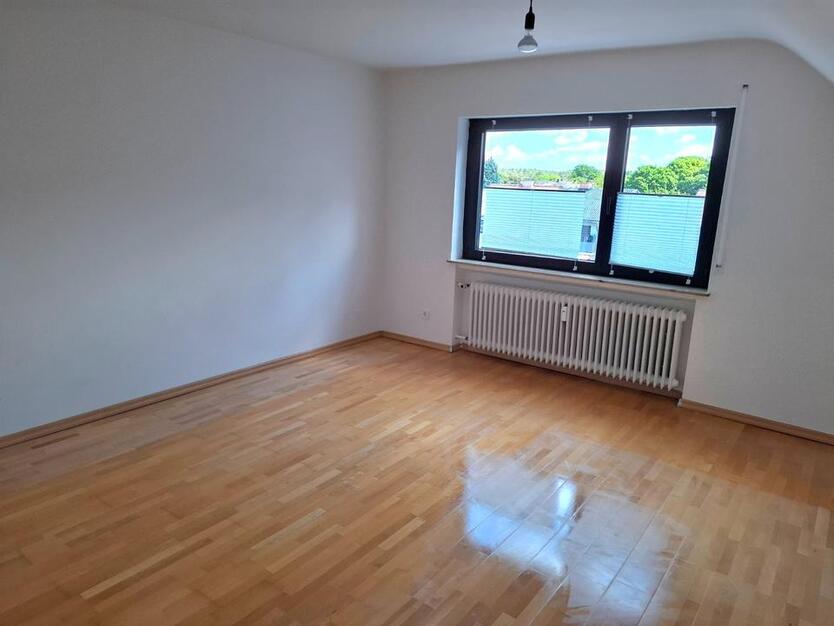 Großzügige 3-Raum-Wohnung, Balkon und EBK in Rödermark-Waldacker