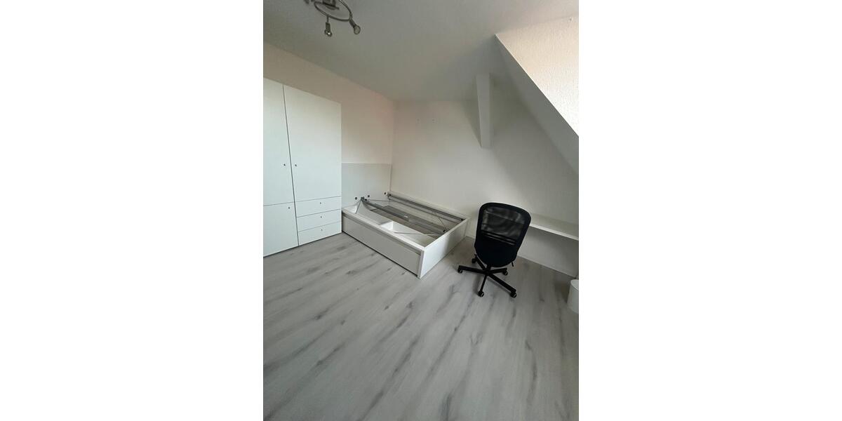 Wohnen auf Zeit Lemgo - 6 Zimmer, 120 m&sup2;, 410&euro; | Angebot:24868324