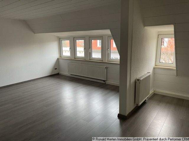 2,5 Raumwohnung im Dachgeschoss in FH-Nähe -Leipziger Straße 3 zimmer