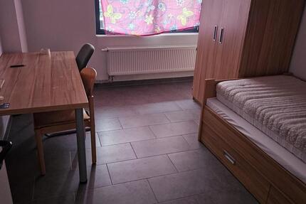 Wohnen auf Zeit Darmstadt Darmstadt-Ost - 20 Zimmer, 130 m&sup2;, 230&euro; | Angebot:25245676