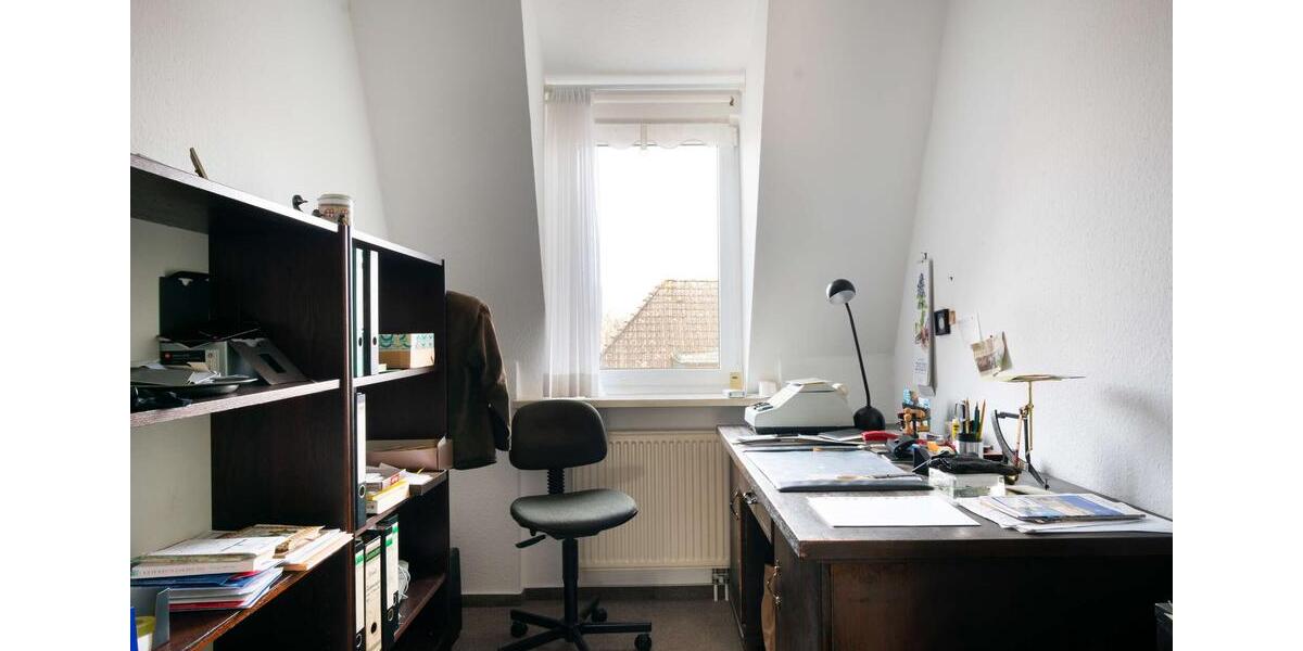 Dachgeschoßwohnung Bad Zwischenahn - 3.5 Zimmer, 127 m&sup2;, 1.200&euro; | Angebot:25783968