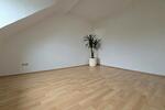 Gemütliche, renovierte 2,5-Zimmer-Wohnung im Dachgeschoss 2 zimmer