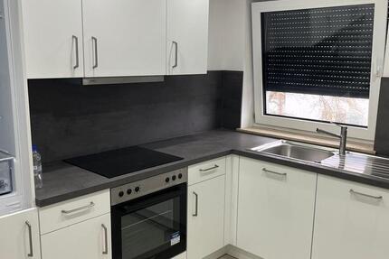 Rutesheim-Heuweg: 2-Zi-DG-Wohnung, gr. Terrasse, renoviert 2 zimmer