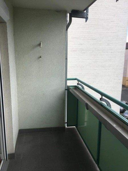 Sehr gepflegte, helle Dreizimmerwohnung - Einbauküche - Loggia - N-Wöhrd - Aufzug 3 zimmer