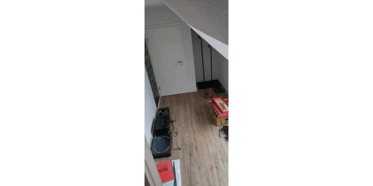 Dachgeschoßwohnung Husum - 3 Zimmer, 80 m&sup2;, 1.200&euro; | Angebot:24703737