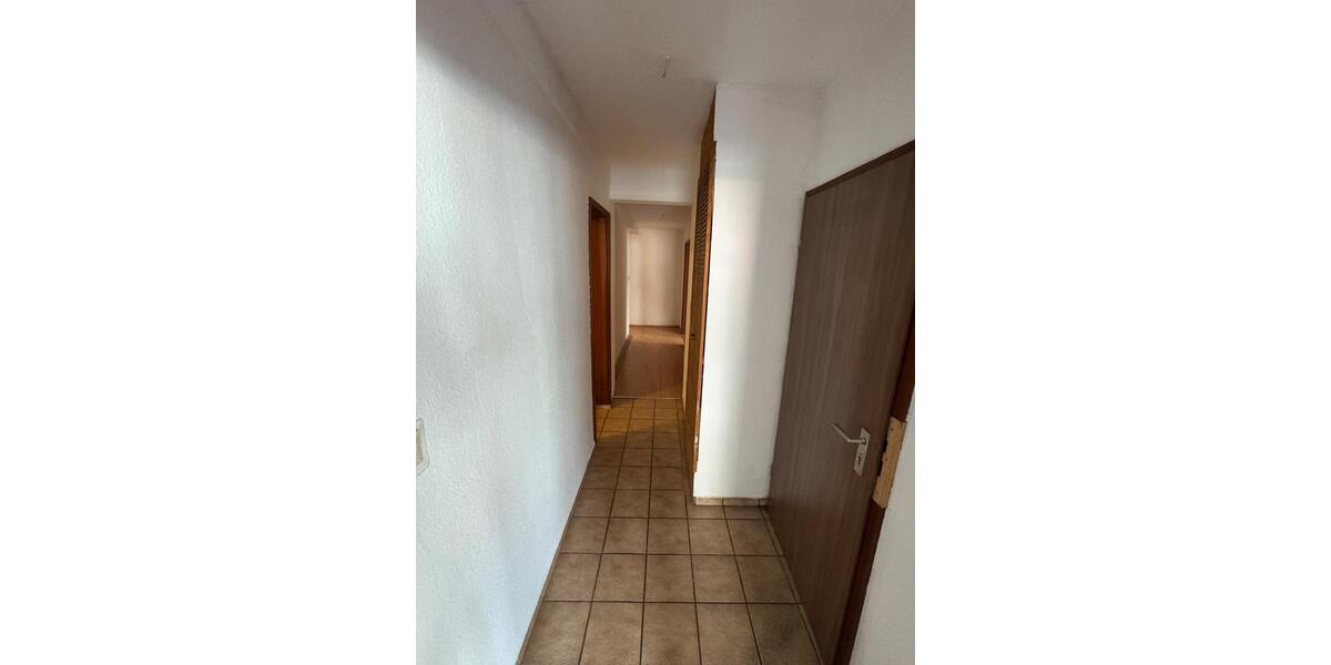 Erdgeschoßwohnung Weidhausen bei Coburg - 4 Zimmer, 90 m&sup2;, 510&euro; | Angebot:24870736