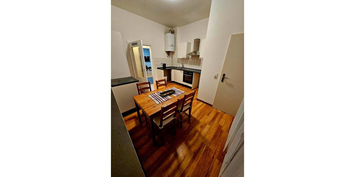 Etagenwohnung Duisburg Rheinhausen - 1 Zimmer, 82 m&sup2;, 700&euro; | Angebot:24272978