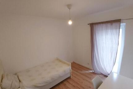 Wohnung Saarbrücken West - 4 Zimmer, 74 m&sup2;, 250&euro; | Angebot:25968192