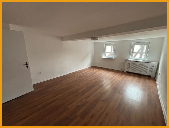 Dachgeschoßwohnung Alsfeld - 3 Zimmer, 82 m&sup2;, 640&euro; | Angebot:23818105