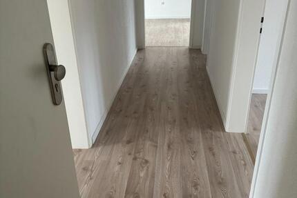 3 Zi. Wohnung mit Balkon ruhige Lage Wallbox für e-Auto 3 zimmer