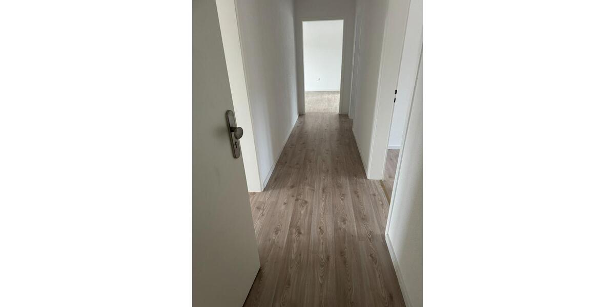 3 Zi. Wohnung mit Balkon ruhige Lage Wallbox für e-Auto 3 zimmer