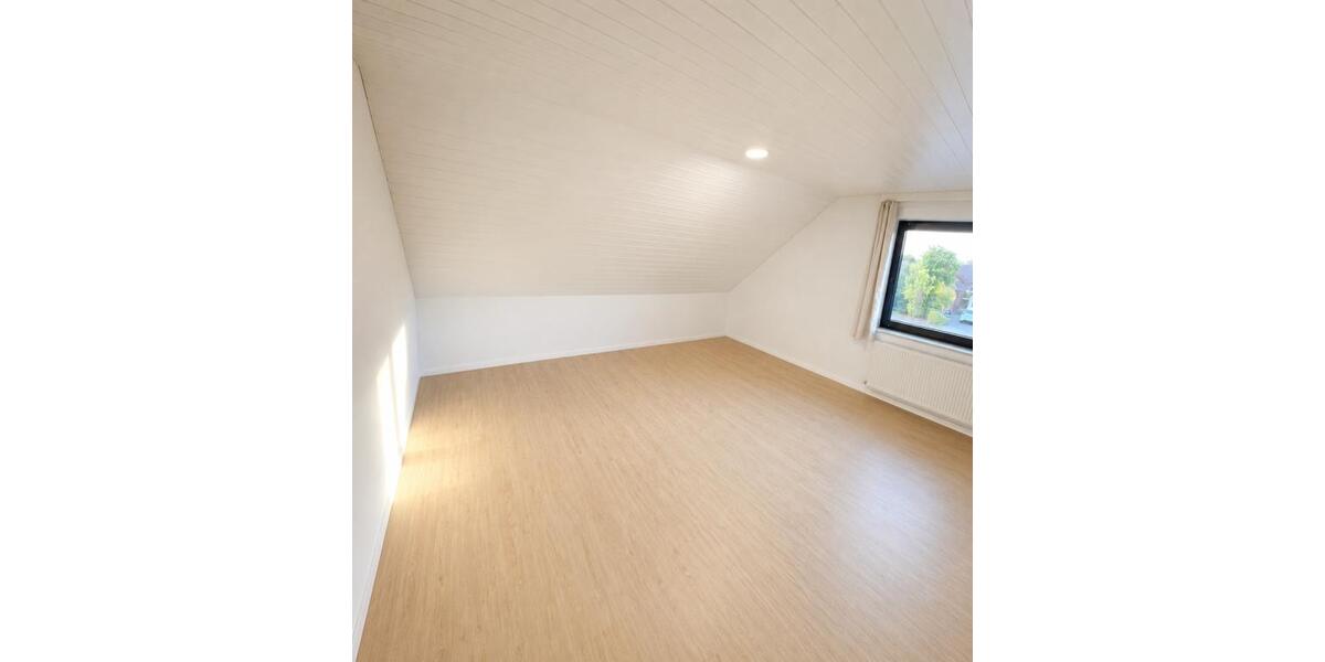 Dachgeschoßwohnung Großenkneten - 3 Zimmer, 65 m&sup2;, 695&euro; | Angebot:26545474