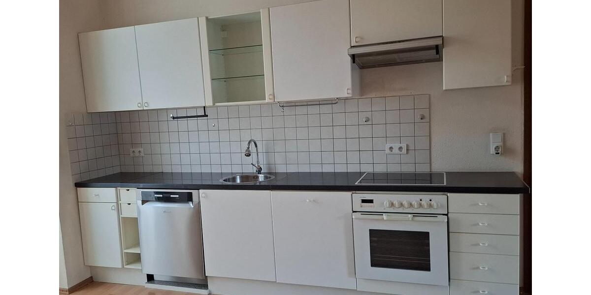 Renovierte, helle 2-Zimmer Wohnung zentral am Schloss 3 zimmer