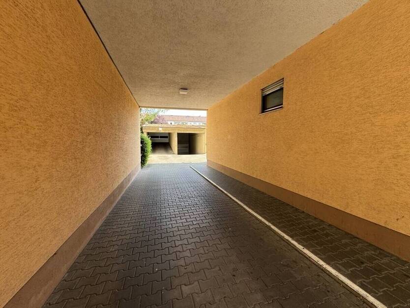 2-Zimmer-Wohnung mit Loggia und TG-Stellplatz