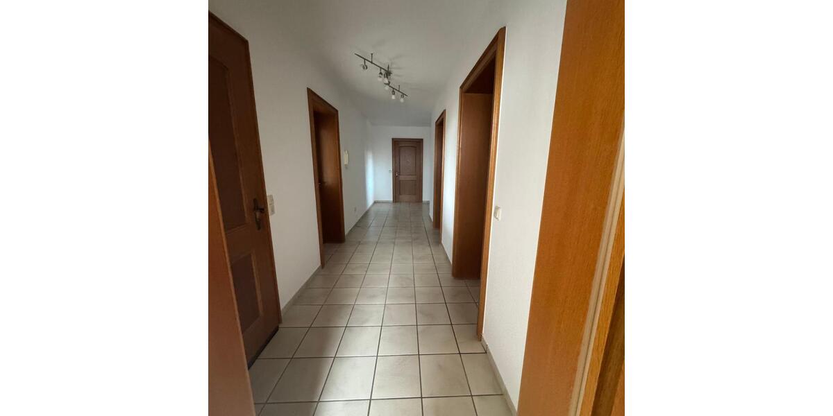 Etagenwohnung Wittibreut - 4 Zimmer, 127 m&sup2;, 710&euro; | Angebot:26004640