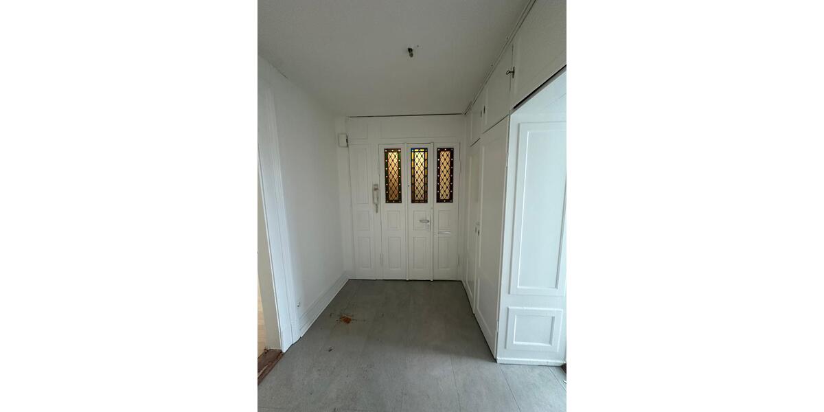 Etagenwohnung Flensburg - 5 Zimmer, 114 m&sup2;, 1.000&euro; | Angebot:25901398