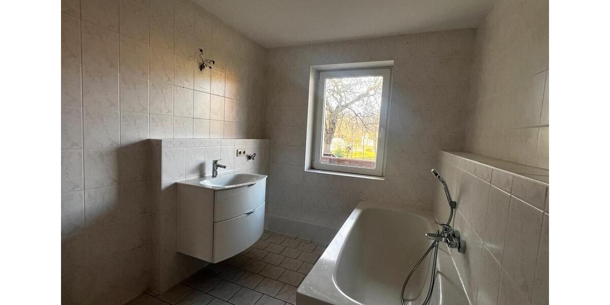 Hochparterre Döbeln - 1 Zimmer, 43 m&sup2;, 280&euro; | Angebot:25988079