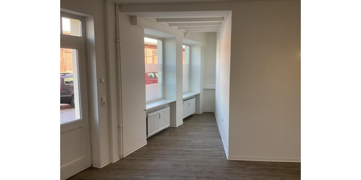 Inmitten der Altstadt, großzügiges saniertes Gewerbe, mit großer Fensterfront und sofort anmietbar! zimmer