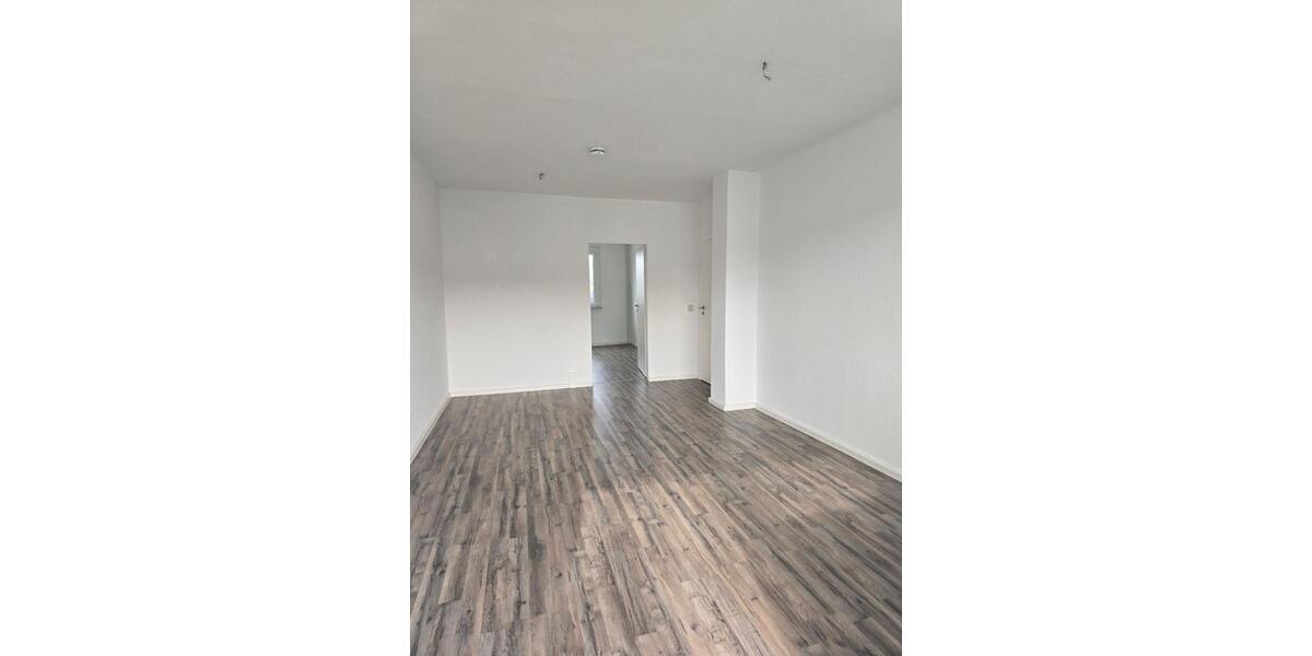 Etagenwohnung Hainichen - 3 Zimmer, 62 m&sup2;, 303&euro; | Angebot:26455735