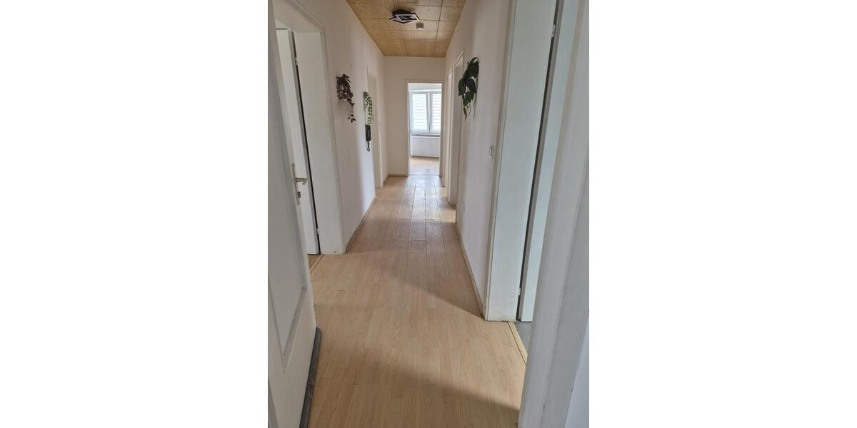 Dachgeschoßwohnung Bad Mergentheim - 4.5 Zimmer, 82 m&sup2;, 850&euro; | Angebot:26213025
